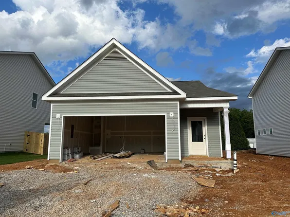 7213 Fox Glen Cir SE, Owens Cross Roads, AL 35763