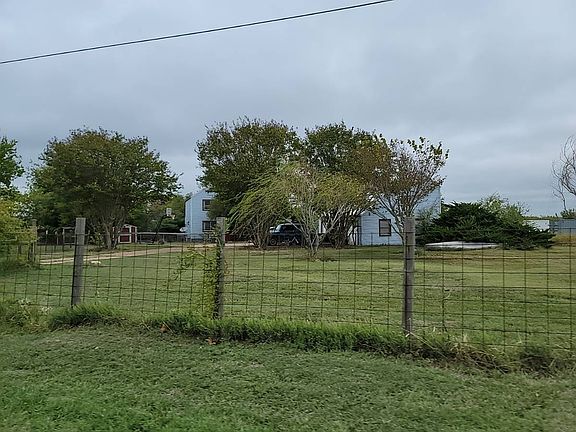 2nd image of 2740 Ridgelake Ln