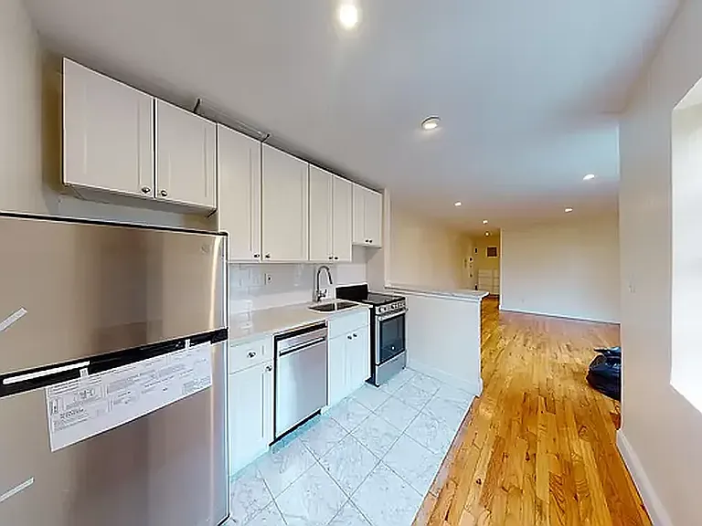 118 E 92nd St #5C — Photo 3