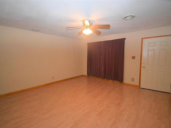 5th image of 528 Saint Paul Dr