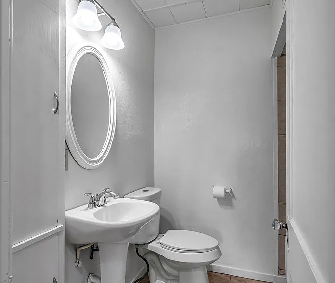 609 Storey Ave — Photo 28