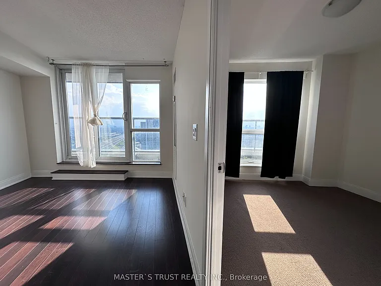 135 Village Green Sq #3722 — Photo 15