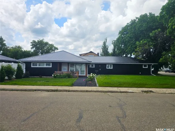 398 5th Avenue E, Unity, SK S0K 4L0