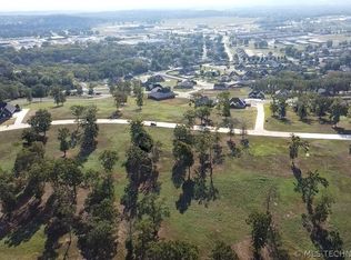 828 Ridgeview Dr, Tahlequah, OK 74464