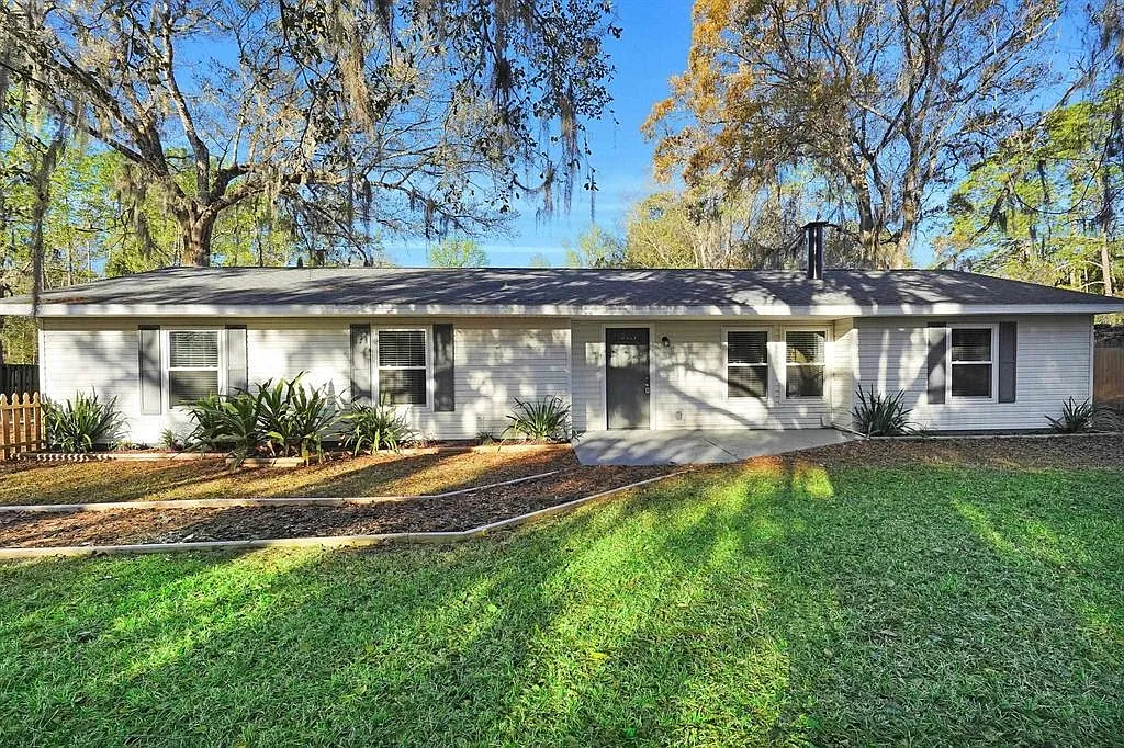 3 bed, 1757 sqft, $2,600 — Photo 1