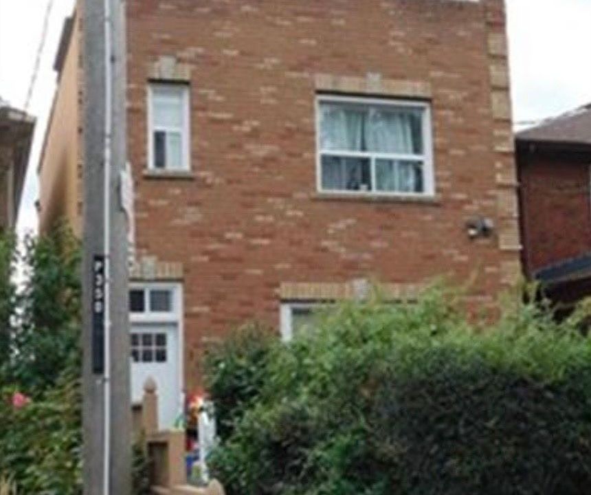 1st image of 352 Caledonia Rd