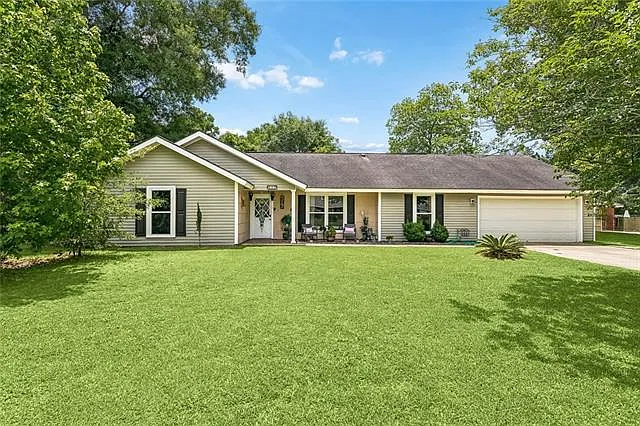 3 bed, 2.5 bath, 2382 sqft, $2,800 — Photo 1