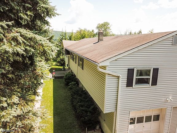 4th image of 12 Longview Dr