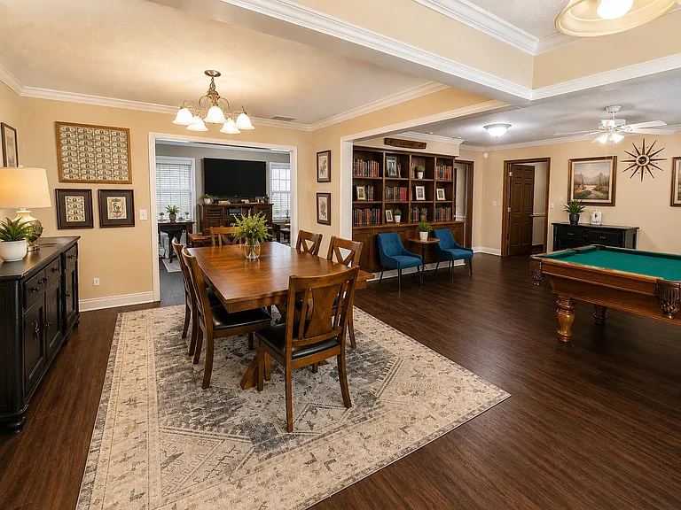 2016 Carol Dr — Photo 2