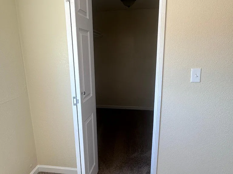 1554 N Guam St #7 — Photo 17