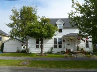 810 7th St, Anacortes, WA 98221