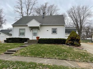 206 S Webster St, Mackinaw, IL