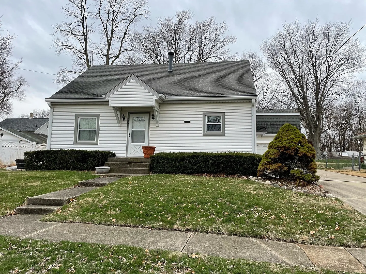 206 S Webster St photo 1