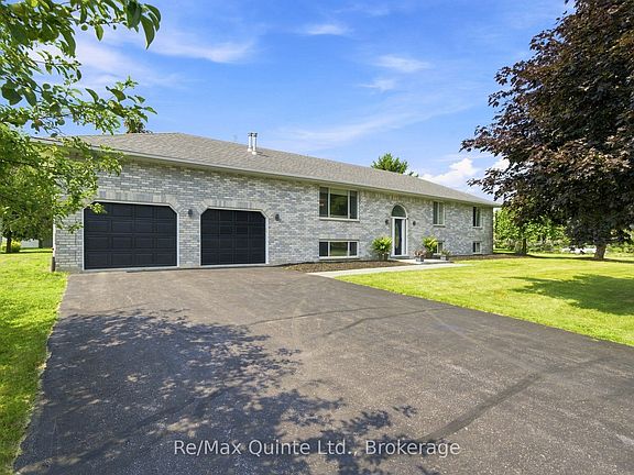 2nd image of 16 Bay Breeze St