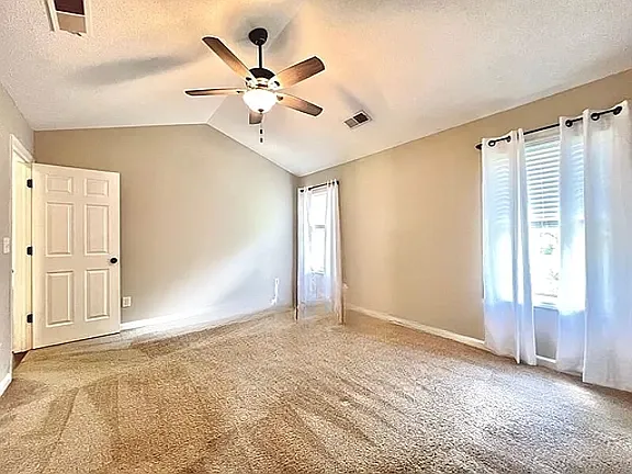 3 bed, 1846 sqft, $1,850 — Photo 4
