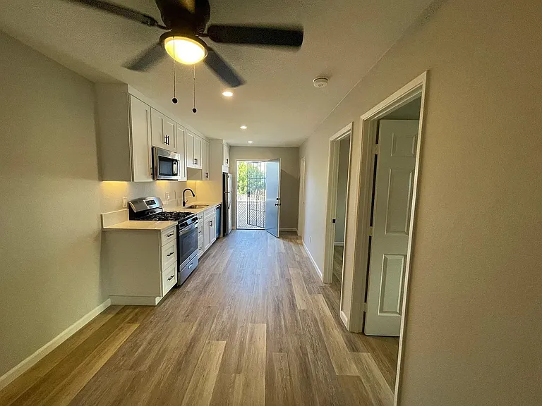 4037 Van Dyke Ave #B — Photo 3