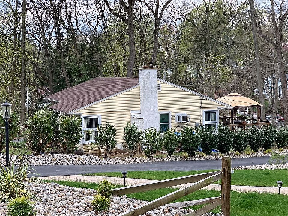 2nd image of 925 Ridley Creek Dr