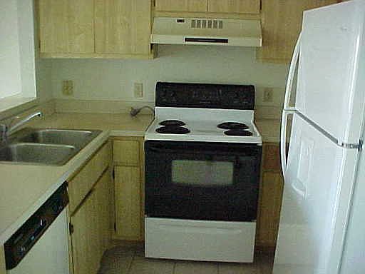 2nd image of 4009 SE 11th Ave APT 207