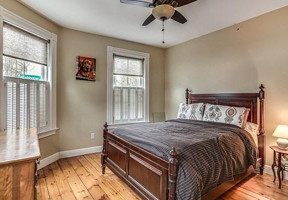 3rd image of 68 Essex St #1