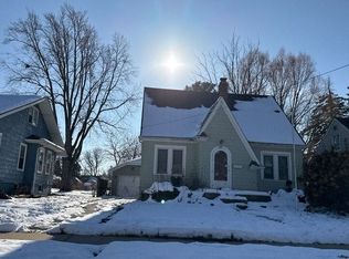 869 Shuler St, Elgin, IL 60123