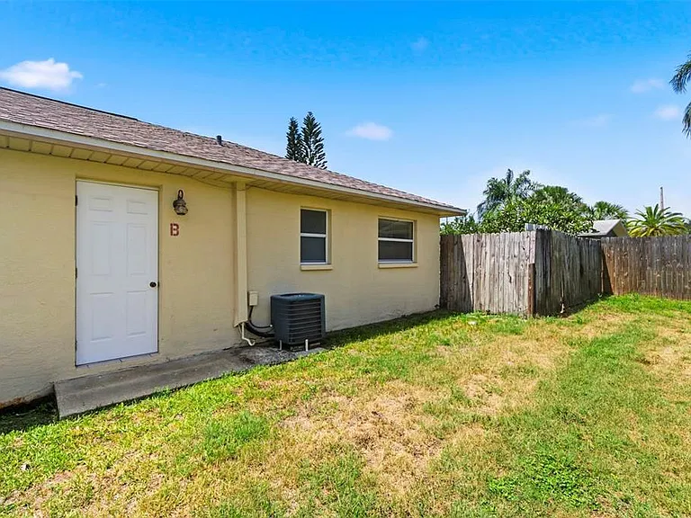 3052 Park Ln #B — Photo 35