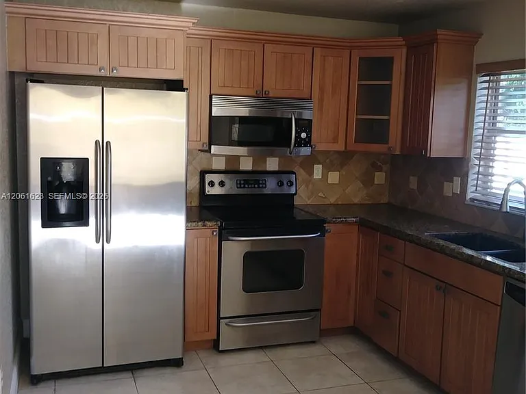 804 NW 99th Ave — Photo 3
