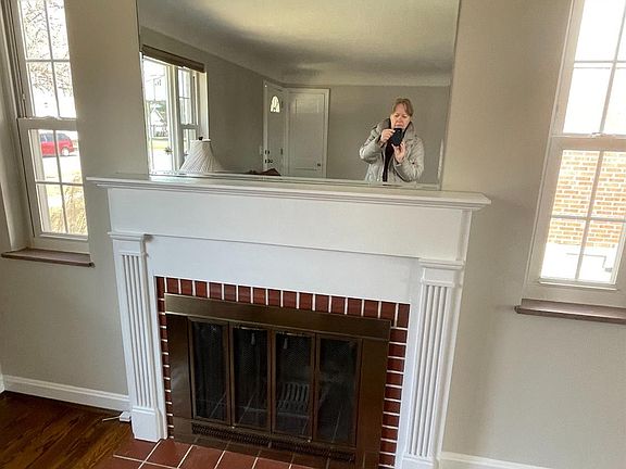 5th image of 8266 Wexford Ave