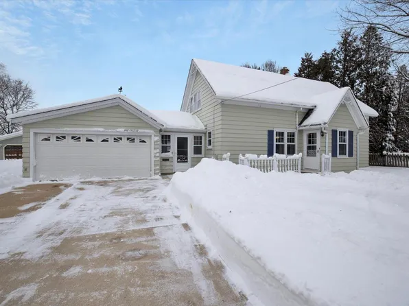 1711 10th AVENUE, Grafton, WI 53024