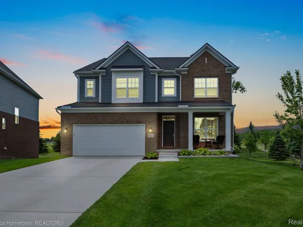 48229 Fieldstone Dr, Northville, MI 48168