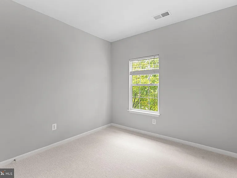 44253 Huron Ter — Photo 46