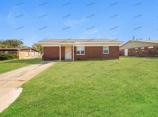1932 Lariet Ln, Del City, OK 73115