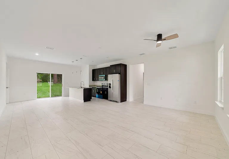 3355 W Marie Dr — Photo 2