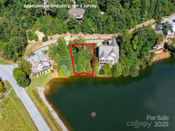 54 Narrows Run Loop #4, Hendersonville, NC 28791