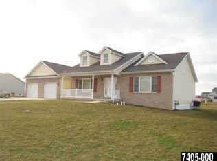 2086 Storms Store Rd, New Oxford, PA 17350