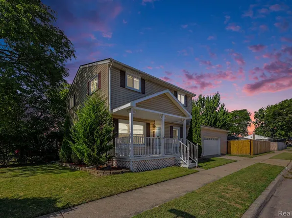 23225 Elaine St, Saint Clair Shores, MI 48080