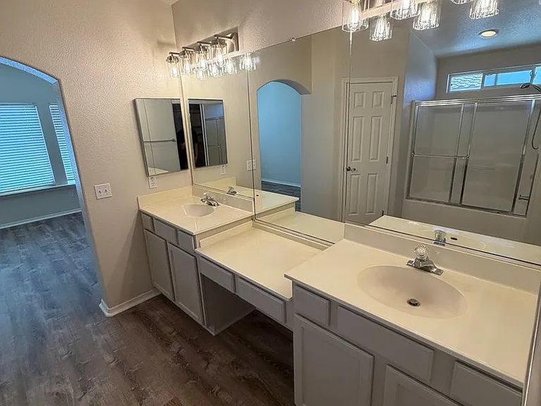1810 Baylor Ln — Photo 25