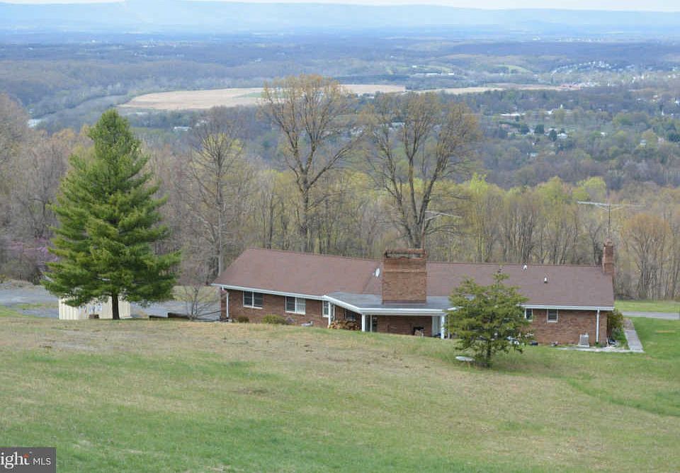 1st image of 1390 Fox Dr