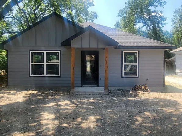 527 N Chestnut St, Gainesville, TX 76240