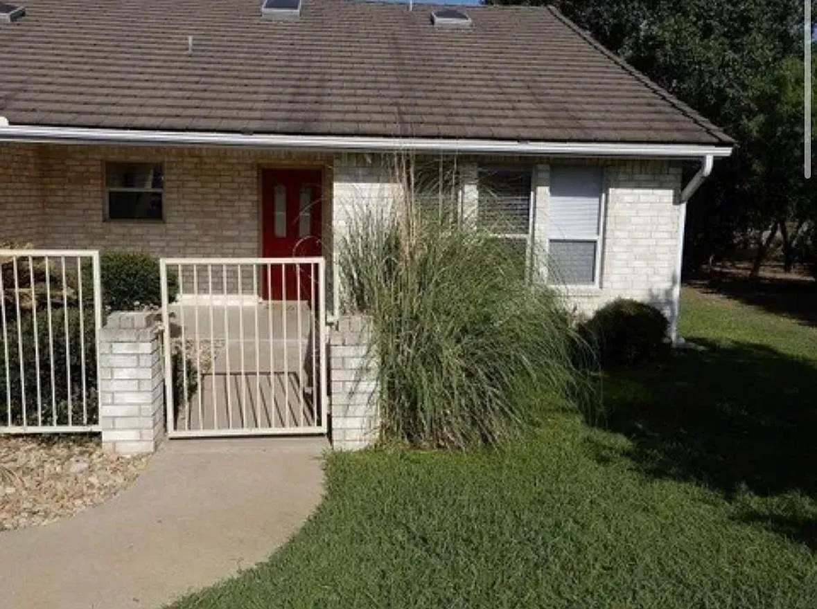 2 bed, 2.0 bath, 1392 sqft, $1,850 — Photo 1