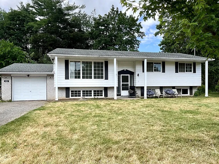 3388 Marlin Ct #UPPER — Photo 1