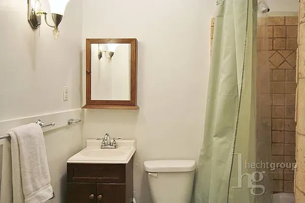 Rented by Hecht Group | media 9