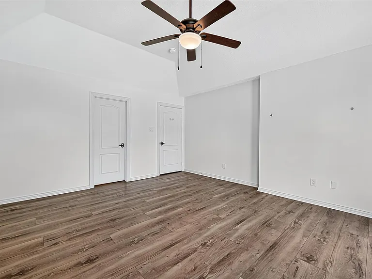 1803 Cottage Landing Ln — Photo 25