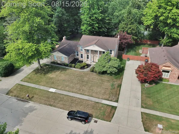 54359 Algonquin Dr, Shelby Township, MI 48315