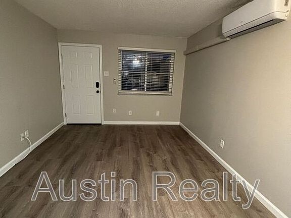 4th image of 4164 Folsom Ave #B
