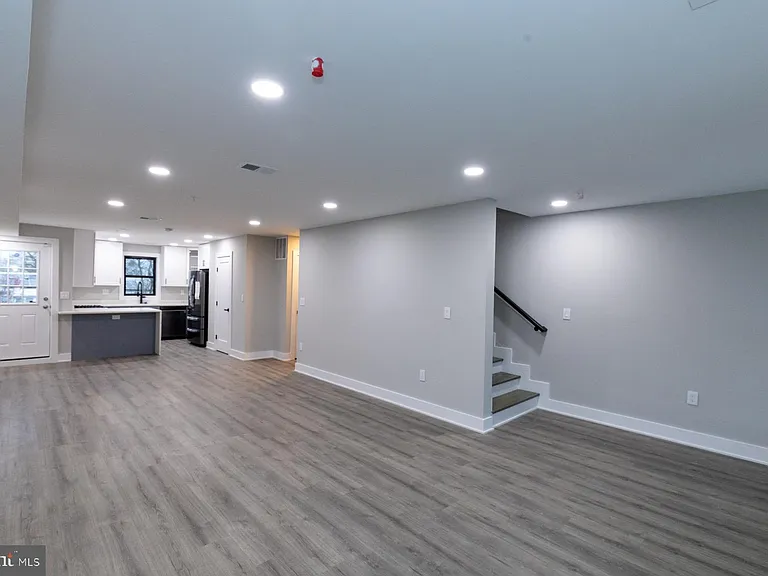 1321 Shepherd St NW — Photo 8
