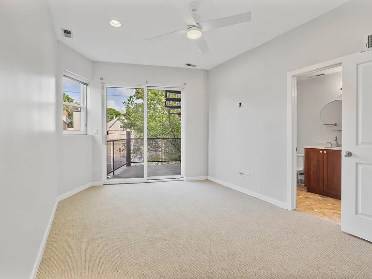 1747 N Wolcott Ave #2 — Photo 21