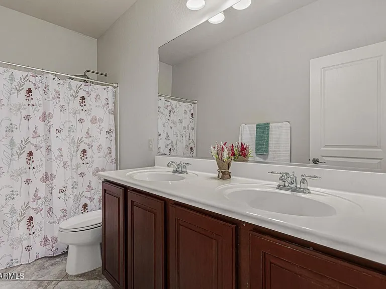 3407 E Glacier Pl — Photo 7