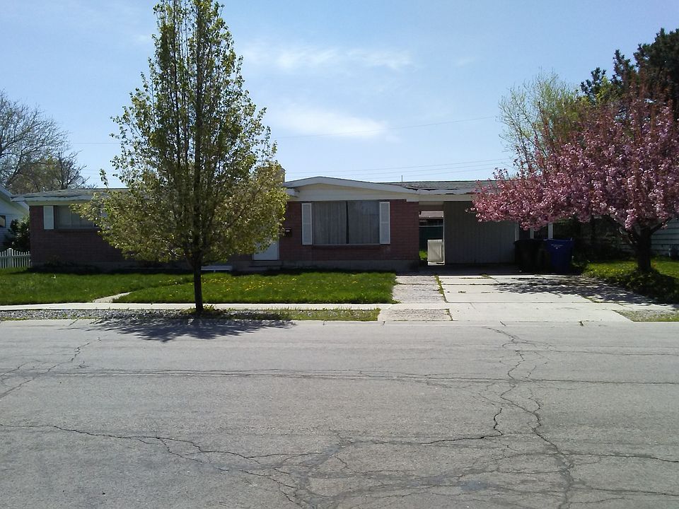 1st image of 1629 W Smiley Dr