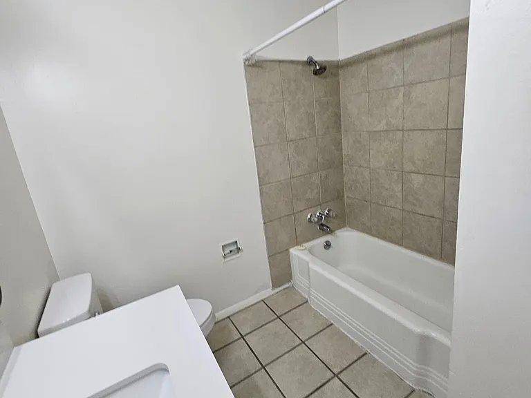 521 Palomas Dr SE #C — Photo 13