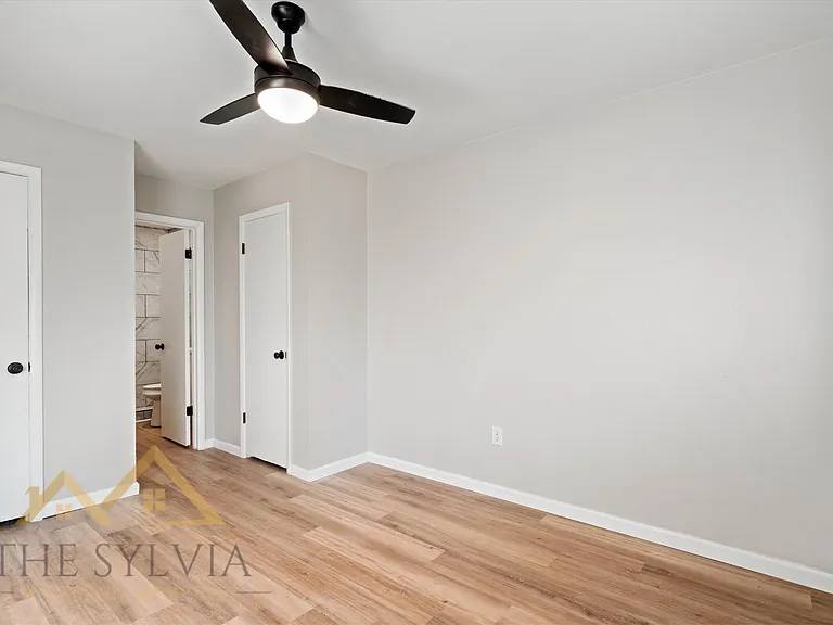 Gorgeous Renovated 1 & 2 Bedroom Apartment @ 1512 Court — Photo 20